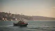 Kıvanç Tatlıtuğ, İstanbul Boğazı'nda Ağla Balık Tutarken Görüntülendi