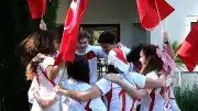 Daha 17 Dizisi Oyuncularından Milli Takıma Tezahürat