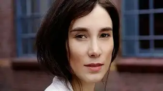 Oyuncu Sibel Kekilli'nin Kariyeri ve Hayatı Mercek Altında