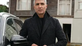 Özcan Deniz, Kanser Tedavisindeki Annesinin Hayatını Film Yapacağını Duyurdu