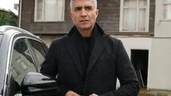 Özcan Deniz, Kanser Tedavisindeki Annesinin Hayatını Film Yapacağını Duyurdu