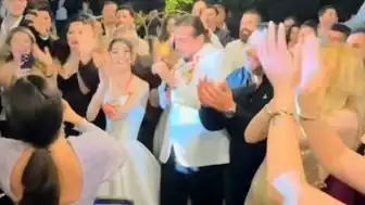 Şarkıcı Karsu Dönmez'den Yağmur Nedeniyle Aksayan Düğüne Sürpriz Katkı