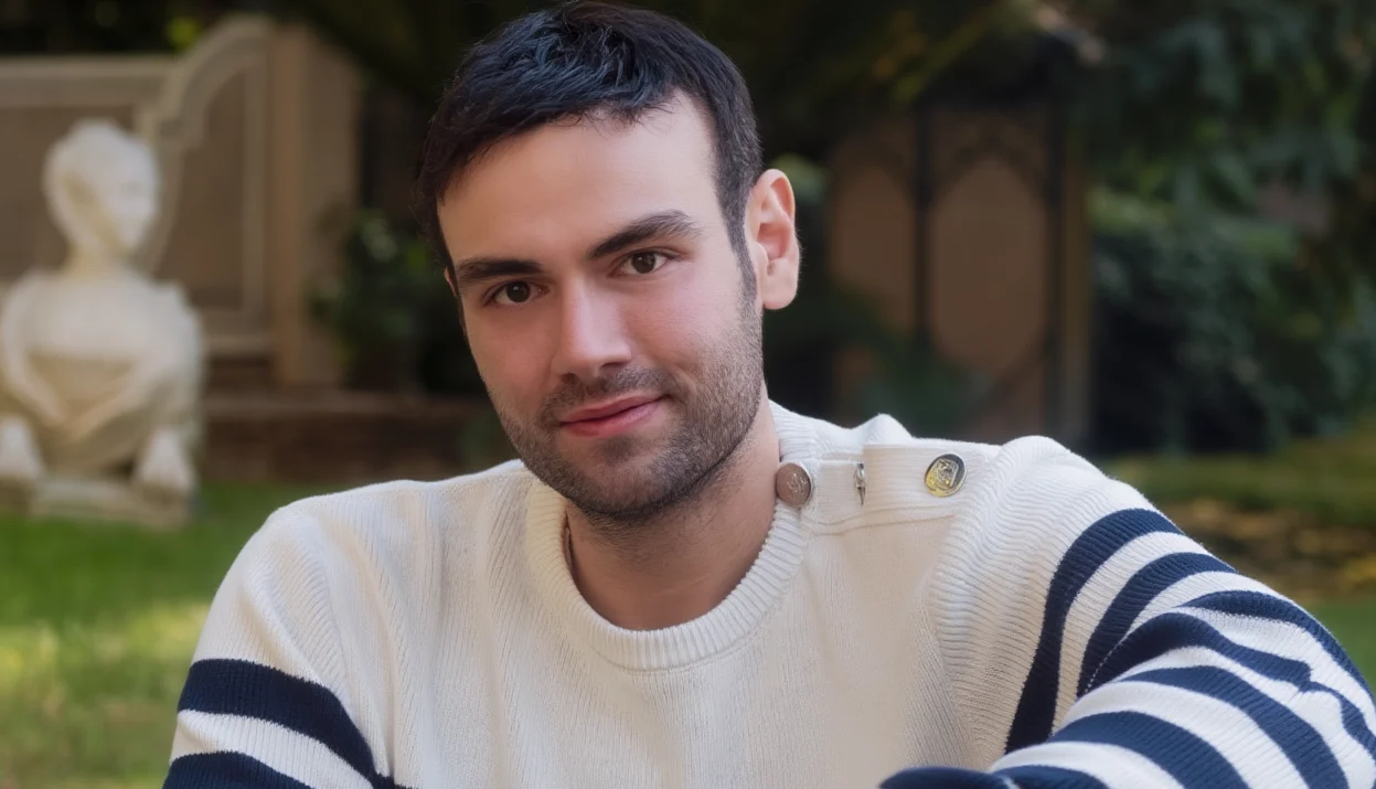 DJ Faruk Sabancı 300 Öğrenciye Yemek, 200'e Kahve Ismarladı