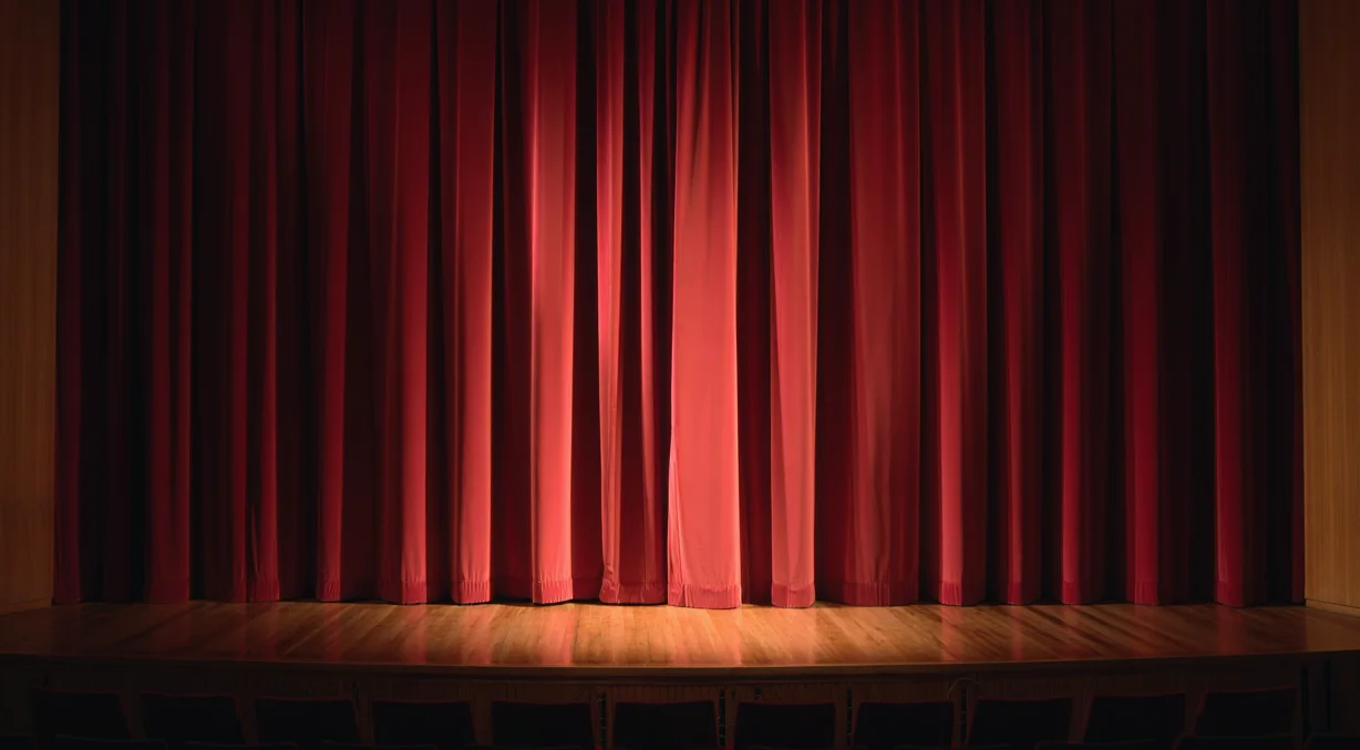 Müjdat Gezen'in Sahnedeki Tartışma Nedeniyle Rahatsızlanması Üzerine Gırgıriye Müzikali Ertelendi