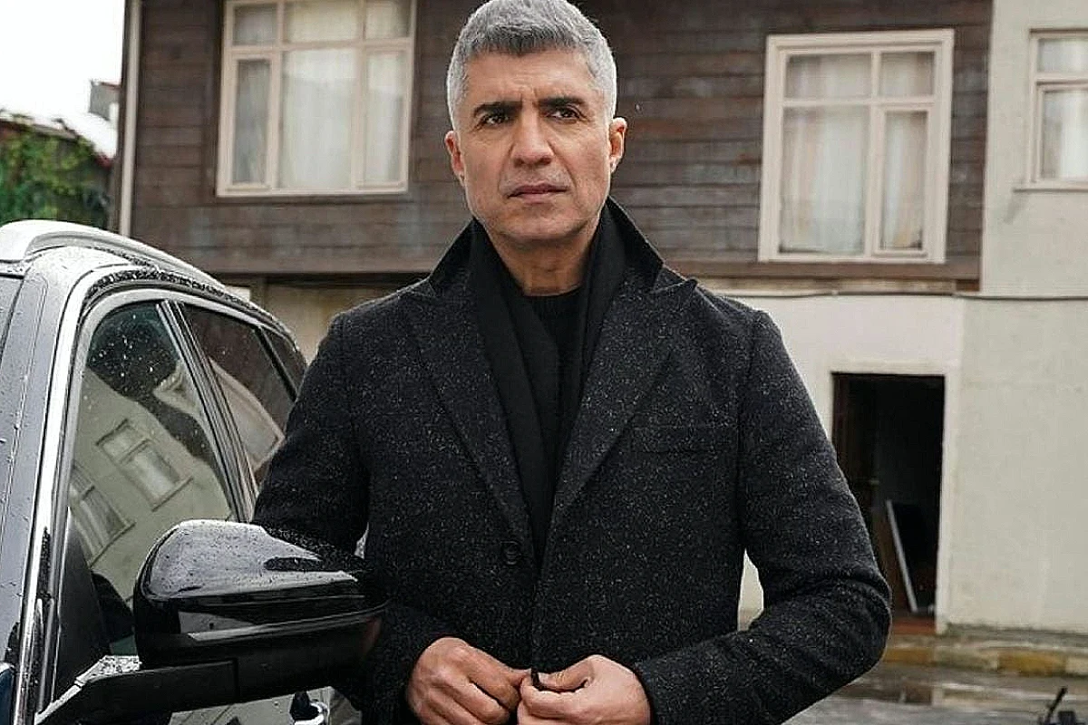 Özcan Deniz, Kanser Tedavisindeki Annesinin Hayatını Film Yapacağını Duyurdu